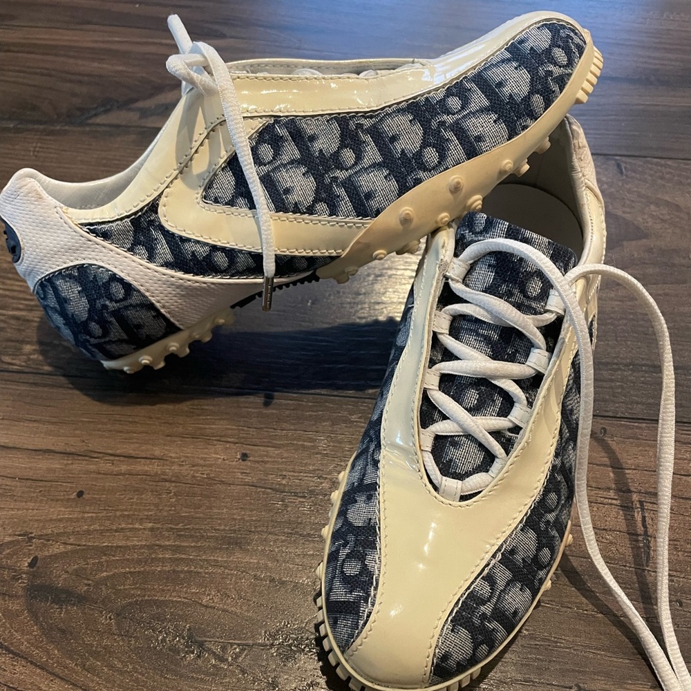 Dior Sneakers! womens genuine leather & blue logo print patent leather detail